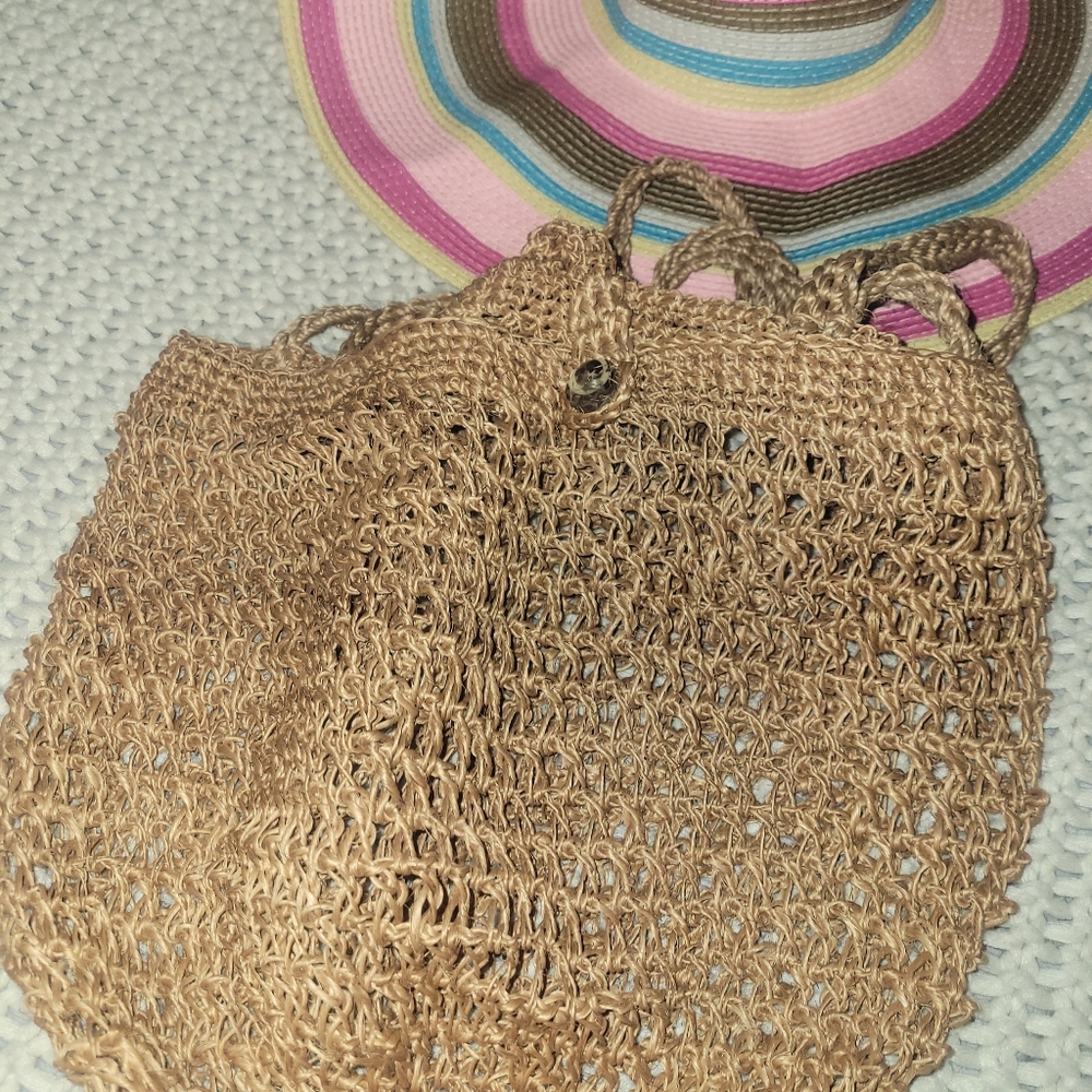Floppy Hat & Brown Woven Tote Bag - Picture 3 of 3